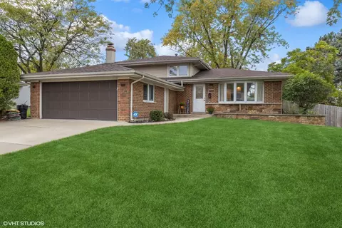 8516 W 89th St, Hickory Hills, IL 60457