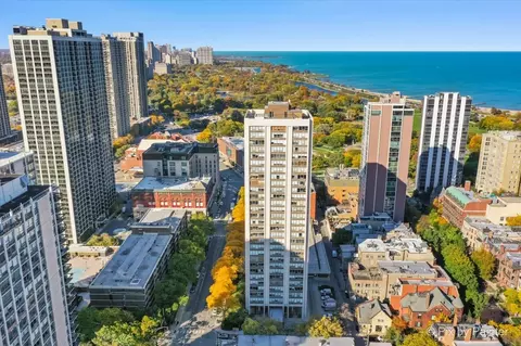 70 W Burton Pl #1702, Chicago, IL 60610