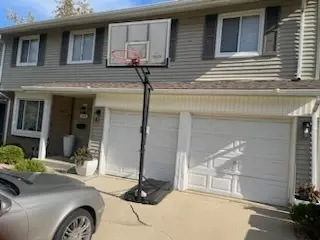 1047 Samson Dr, University Park, IL 60484
