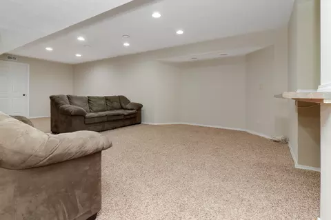 2817 Arrowhead Dr, Bloomington, IL 61704 photo 28