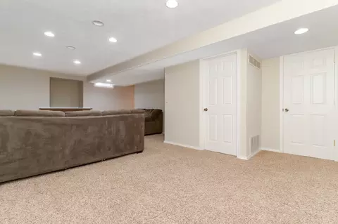 2817 Arrowhead Dr, Bloomington, IL 61704 photo 30