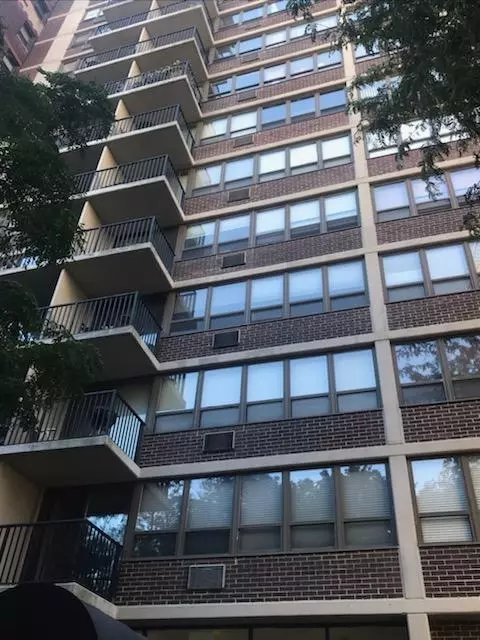 2740 N Pine Grove Ave #14C, Chicago, IL 60614