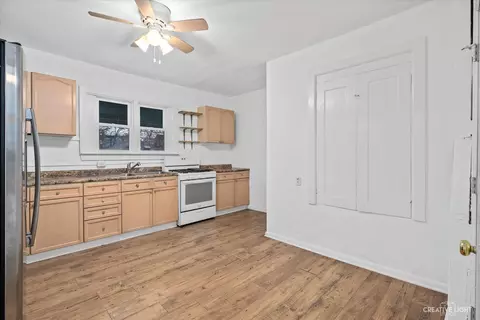 862 S Liberty St, Elgin, IL 60120 photo 7