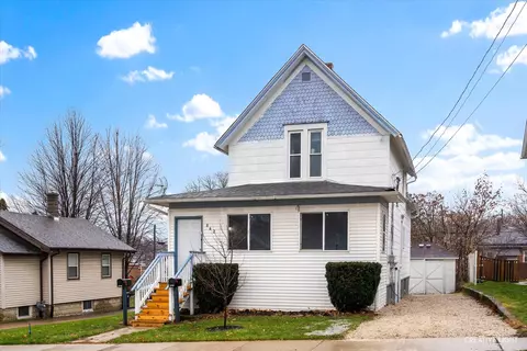 862 S Liberty St, Elgin, IL 60120 photo 2
