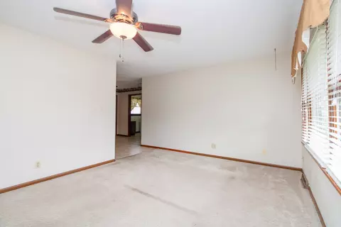 411 Priscilla Ln, Bloomington, IL 61704 photo 4