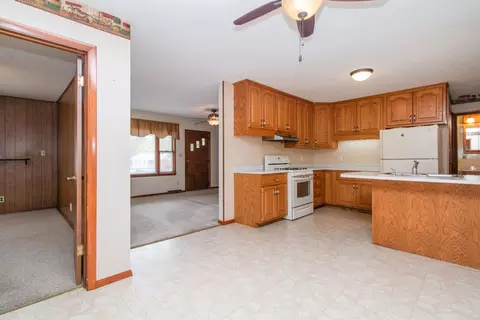 411 Priscilla Ln, Bloomington, IL 61704 photo 9