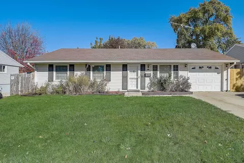 927 Mulberry Ln, Streamwood, IL 60107