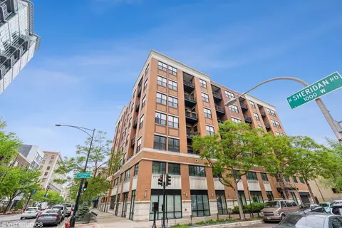 950 W Leland Ave #407, Chicago, IL 60640