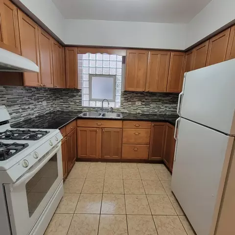 Kitchen - 11049 S Avenue L, Chicago, IL 60617 photo 1 of 4