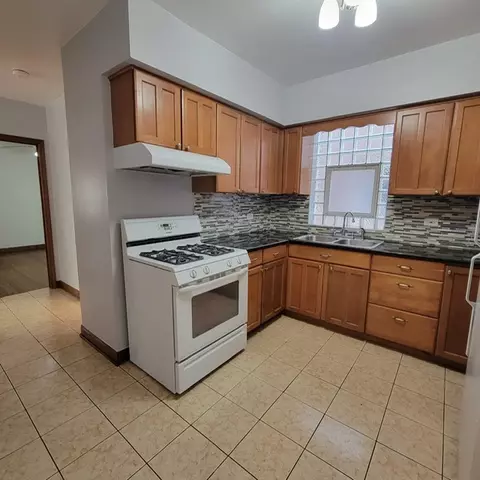 Kitchen - 11049 S Avenue L, Chicago, IL 60617 photo 2 of 4