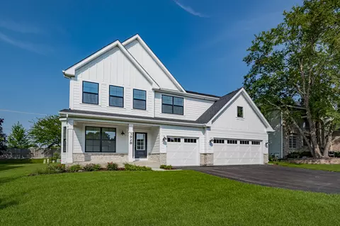 3928 Bluejay Ln, Naperville, IL 60564