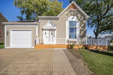 2565 Prairieview Ln, Aurora, IL 60504