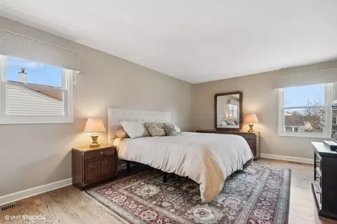 Bedroom - 1343 Devonshire Rd, Buffalo Grove, IL 60089 photo 1 of 2
