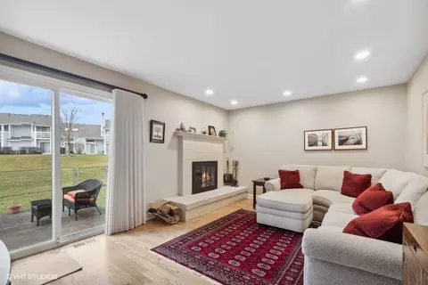 Living - 1343 Devonshire Rd, Buffalo Grove, IL 60089 photo 2 of 2