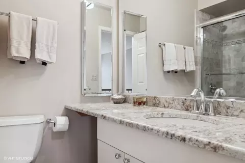 Bath - 1343 Devonshire Rd, Buffalo Grove, IL 60089 photo 4 of 4
