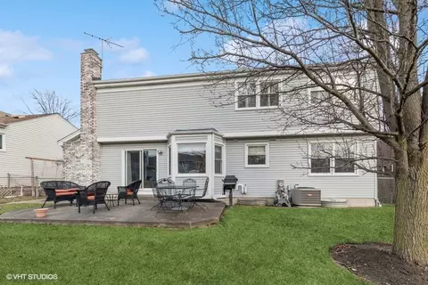 Exterior - 1343 Devonshire Rd, Buffalo Grove, IL 60089 photo 2 of 2