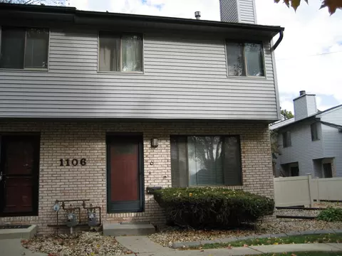 1106 E Jefferson St #6, Bloomington, IL 61701 photo 2