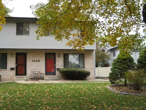 1106 E Jefferson St #6, Bloomington, IL 61701