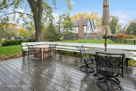 1807 Wakeman Ct, Wheaton, IL 60187 photo 2