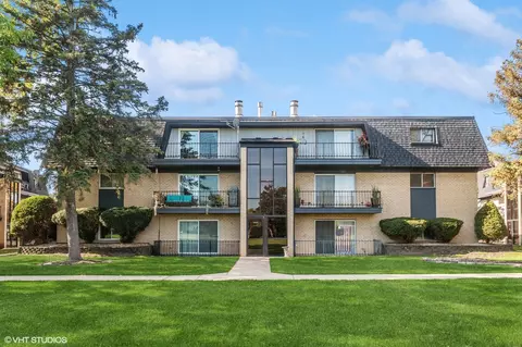 11118 S 84th Ave #1A, Palos Hills, IL 60465