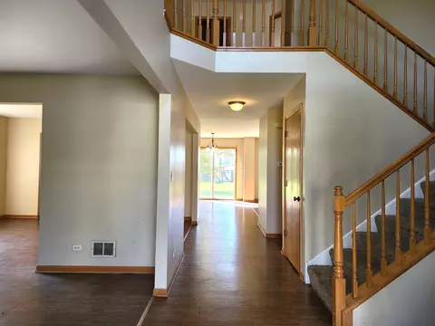 923 Christopher St, Plano, IL 60545 photo 2