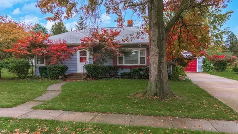 307 E 6th St, Gridley, IL 61744