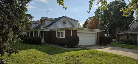 1115 Squire Dr, Aurora, IL 60505 photo 2