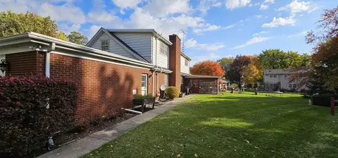 1115 Squire Dr, Aurora, IL 60505 photo 3
