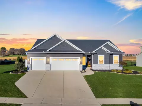 3409 Carrington Ln, Bloomington, IL 61705