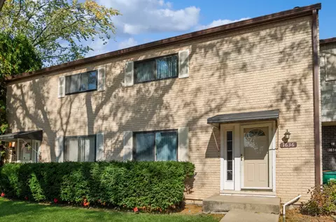 1636 Chippewa Trl, Wheeling, IL 60090 photo 1