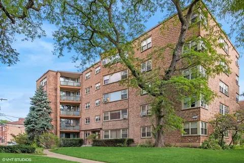 2142 W Rosemont Ave #3D, Chicago, IL 60659