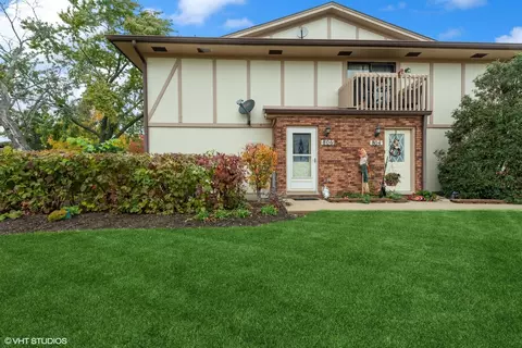806 Dracut Ln, Schaumburg, IL 60173