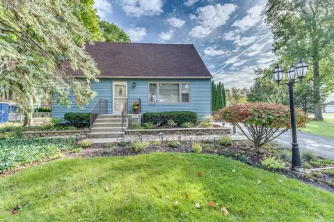 443 Sunnyside Ave, Itasca, IL 60143