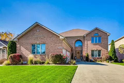 1020 Linneman Rd, Mount Prospect, IL 60056