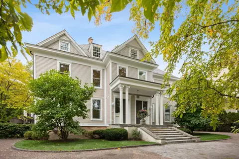 415 E Deerpath Rd, Lake Forest, IL 60045