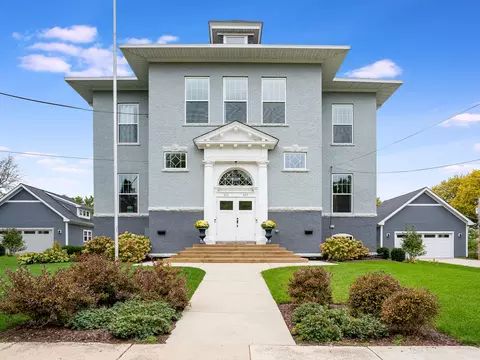 607 S Jefferson St, Batavia, IL 60510