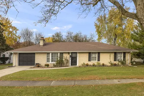 2195 Candleberry Ln, Aurora, IL 60506