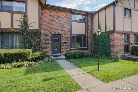 1 S219 Ingersoll Ln, Villa Park, IL 60181