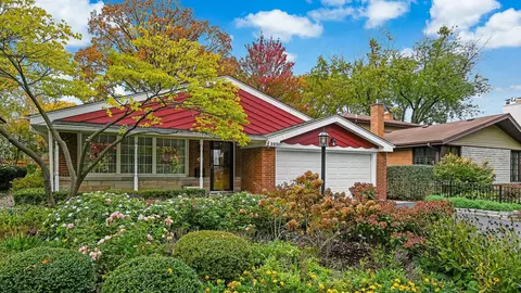 3950 Garden Ave, Western Springs, IL 60558