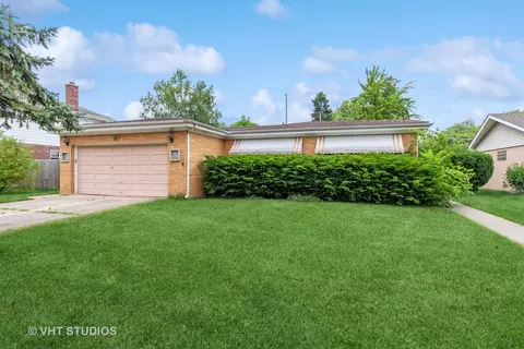 902 E Golfhurst Ave, Mount Prospect, IL 60056 photo 2