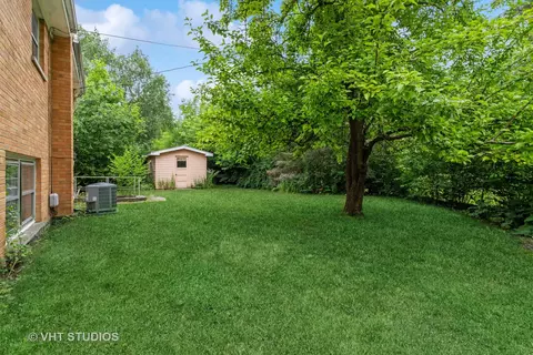 902 E Golfhurst Ave, Mount Prospect, IL 60056 photo 17