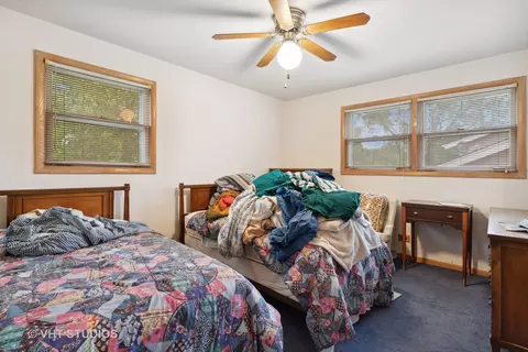 902 E Golfhurst Ave, Mount Prospect, IL 60056 photo 8