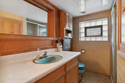 902 E Golfhurst Ave, Mount Prospect, IL 60056 photo 10
