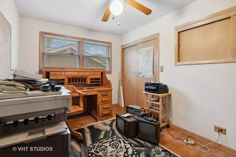902 E Golfhurst Ave, Mount Prospect, IL 60056 photo 9