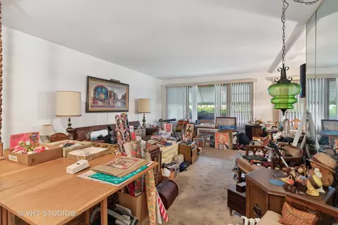 902 E Golfhurst Ave, Mount Prospect, IL 60056 photo 3