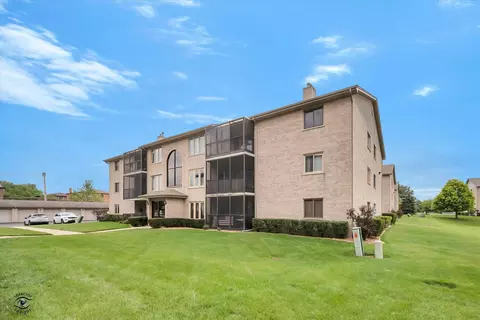 13934 Lavergne Ave #810, Crestwood, IL 60445