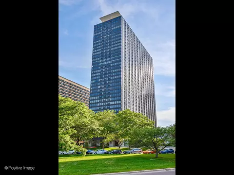 3150 N Lake Shore Dr #12E, Chicago, IL 60657
