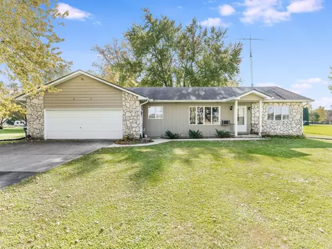 48 W291 Keslinger Rd, Maple Park, IL 60151