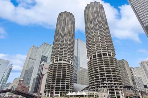 300 N State St #4806, Chicago, IL 60654