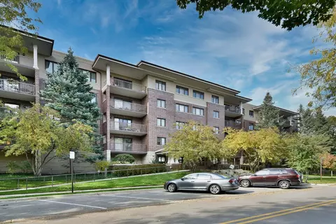 1700 2nd St #311, Highland Park, IL 60035